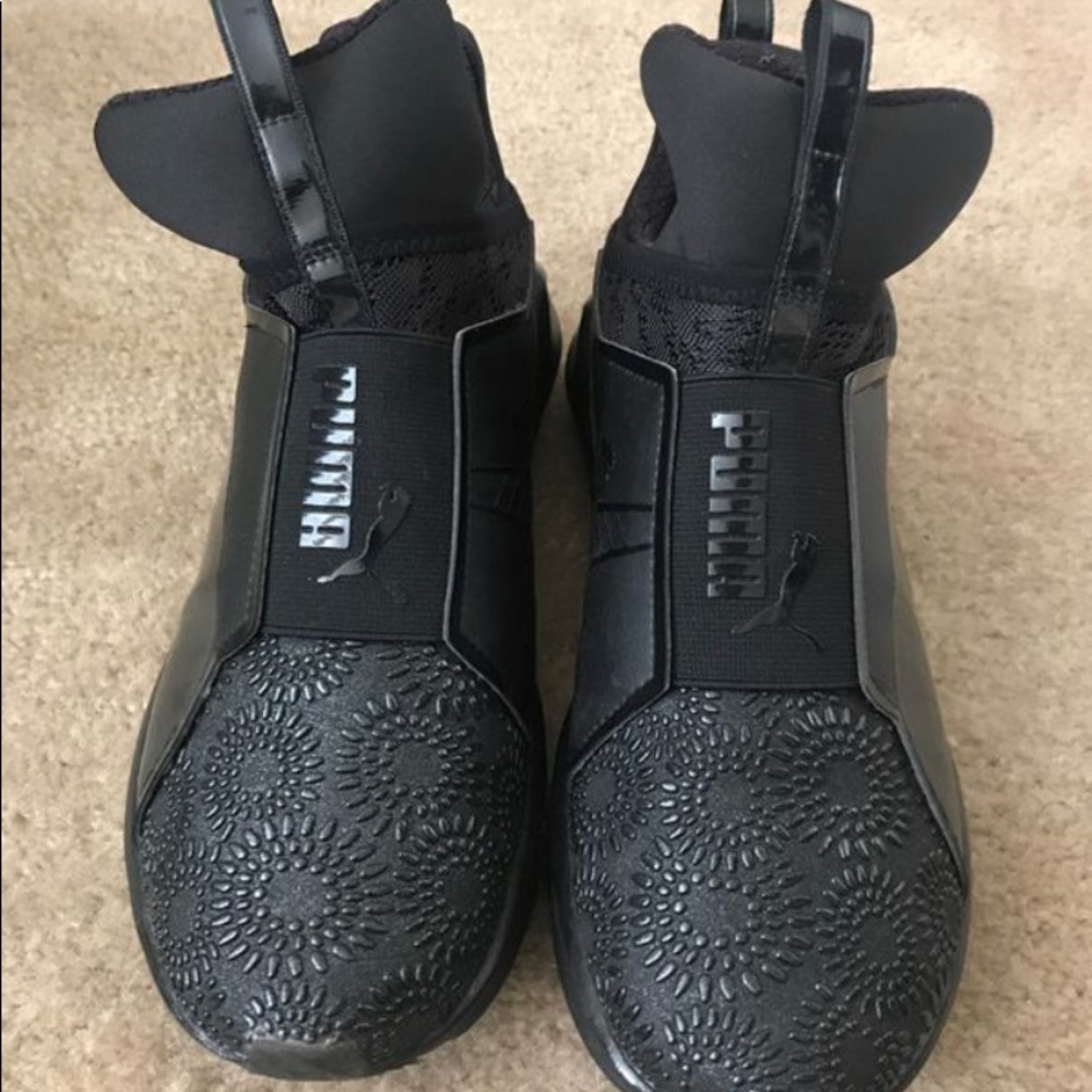Woman's puma shoes